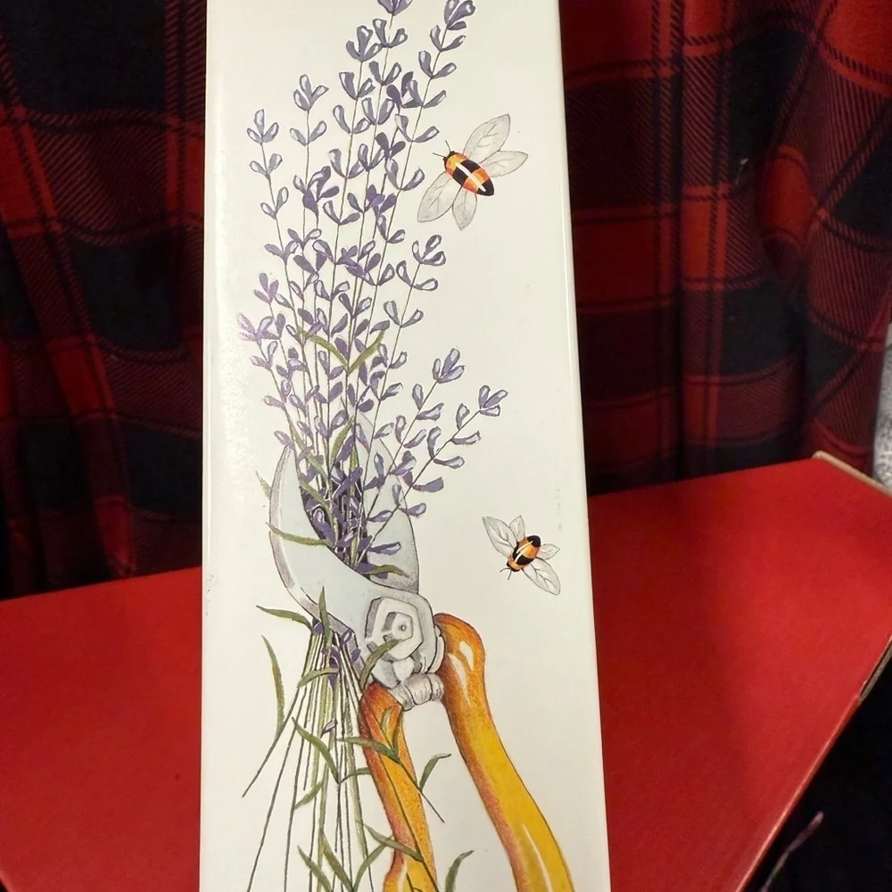 Lavender Scented Drawer Liners 6 sheets 16.5x22 NEW
